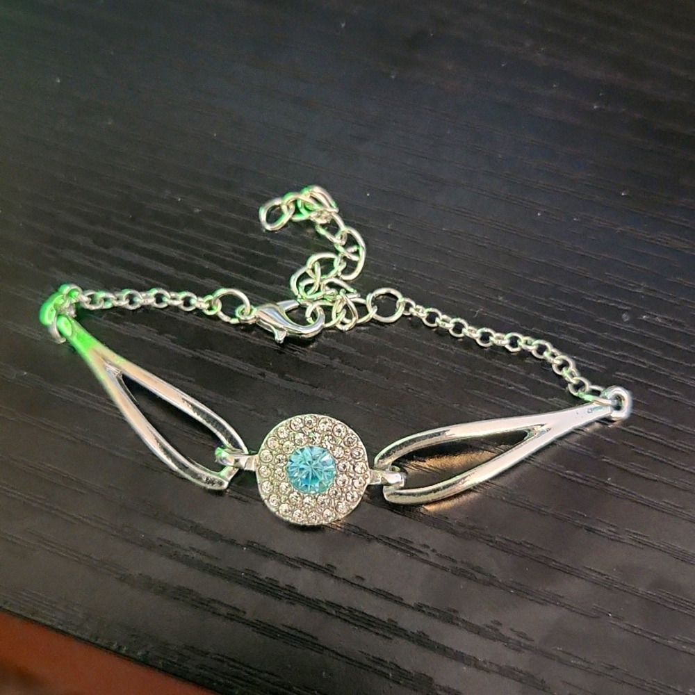 7" Silver Tone Bracelet Blue Rhinestone Inset Elegant Women's Fashion Design NWT